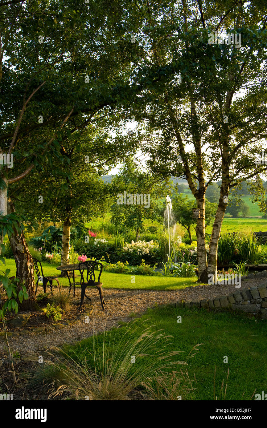 Large garden water feature hi-res stock photography and images - Alamy