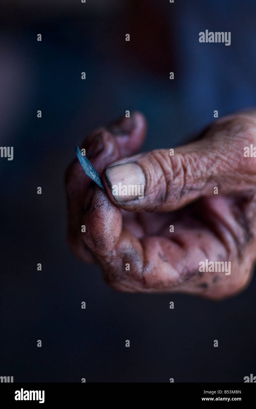 Knife tip broken hires stock photography and images Alamy