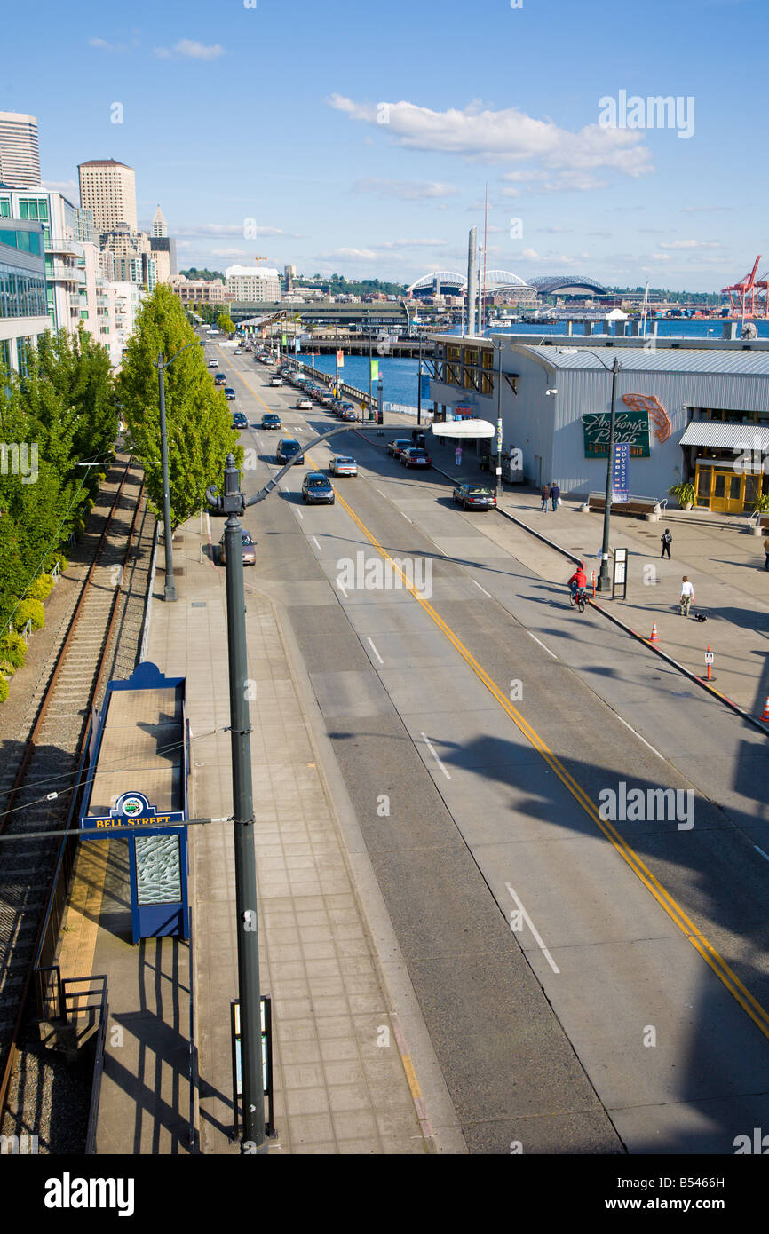 Looking down onto highway 519 Alaskan Way along waterfront in downtown