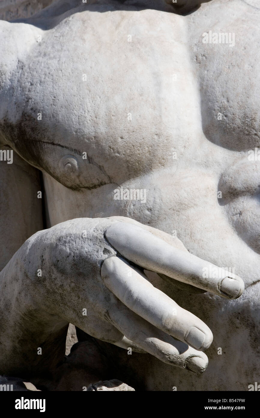 Statue Rome Side View Statue Rome Italy Stock Photo - Alamy