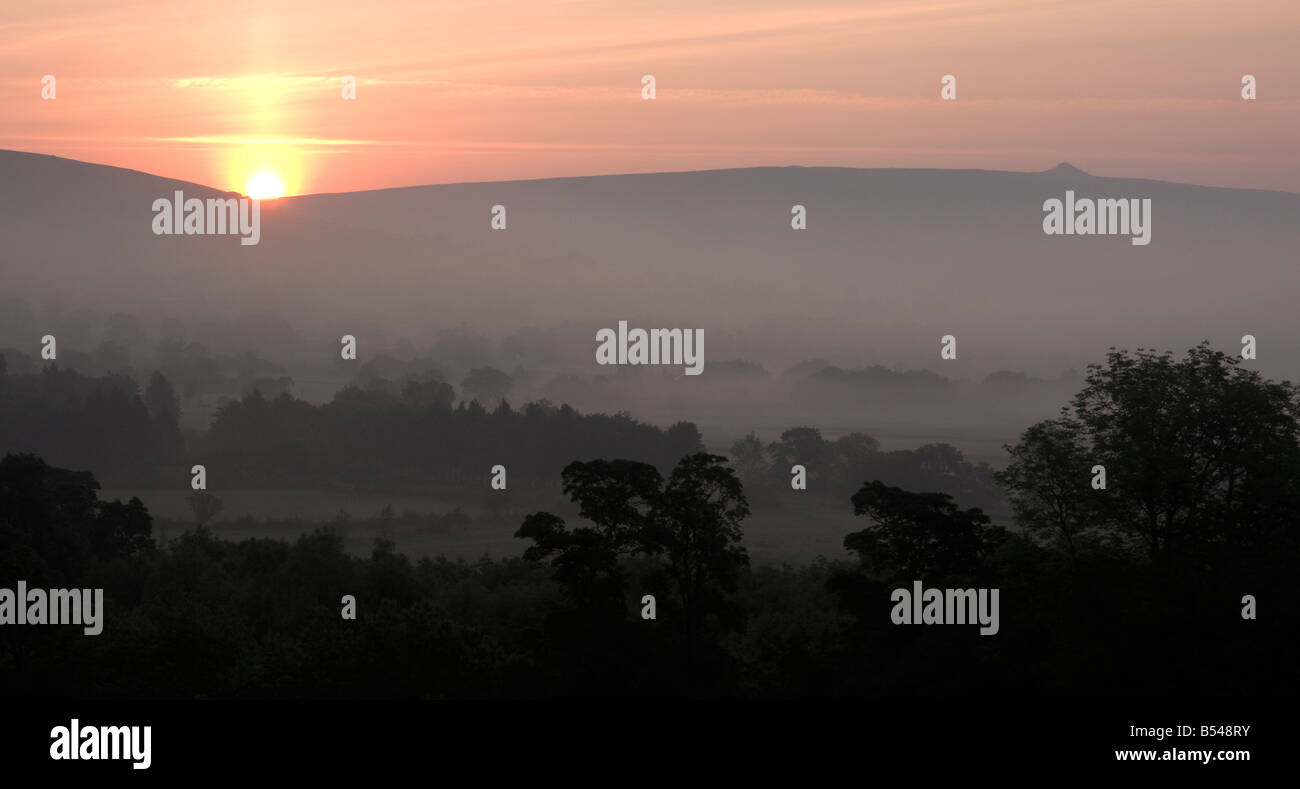 Mist castleton hi-res stock photography and images - Alamy