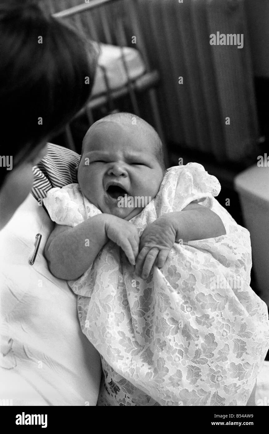 Baby girl yawns in the children's hospital in Myrtle street, Liverpool.  &#13;&#10;November 1969 &#13;&#10;Z10888 Stock Photo - Alamy