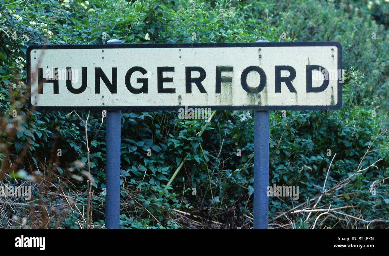 Hungerford road sign post August 1987 Stock Photo Alamy