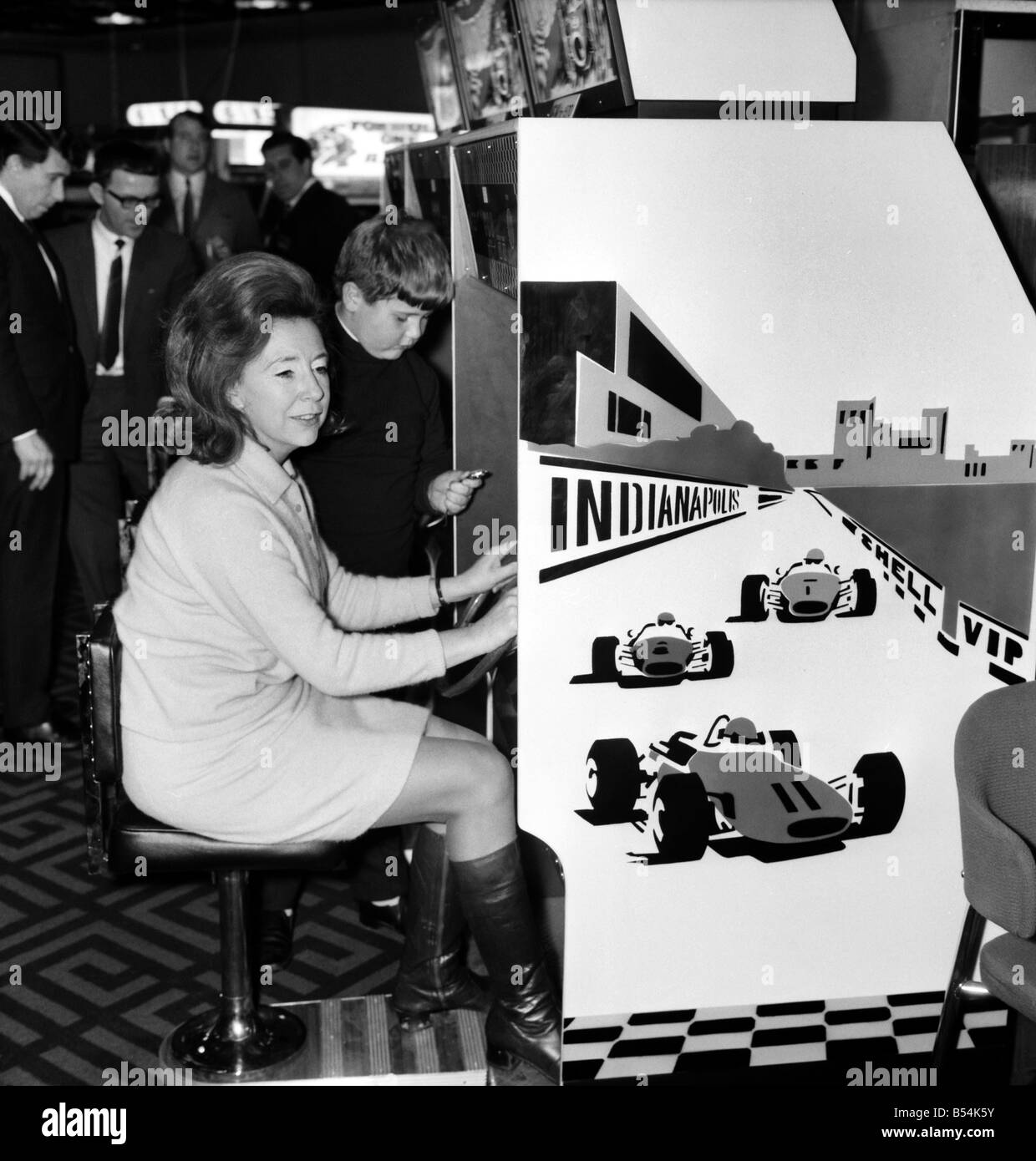 Arcade machines Black and White Stock Photos & Images Alamy