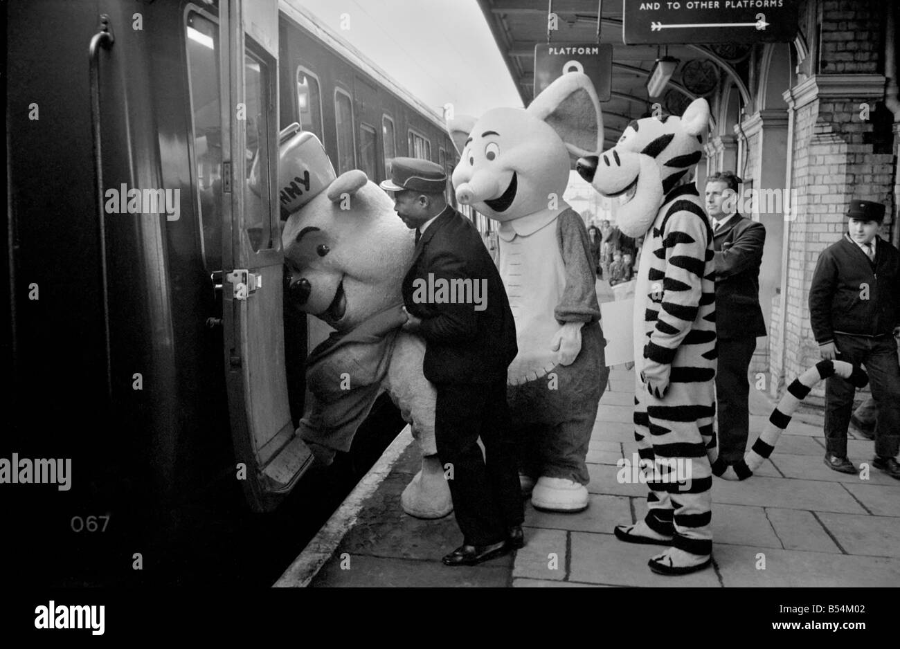 Téléchargement gratuit Images Disney Characters Black And White Stock Photos Images Alamy actualisé salutations