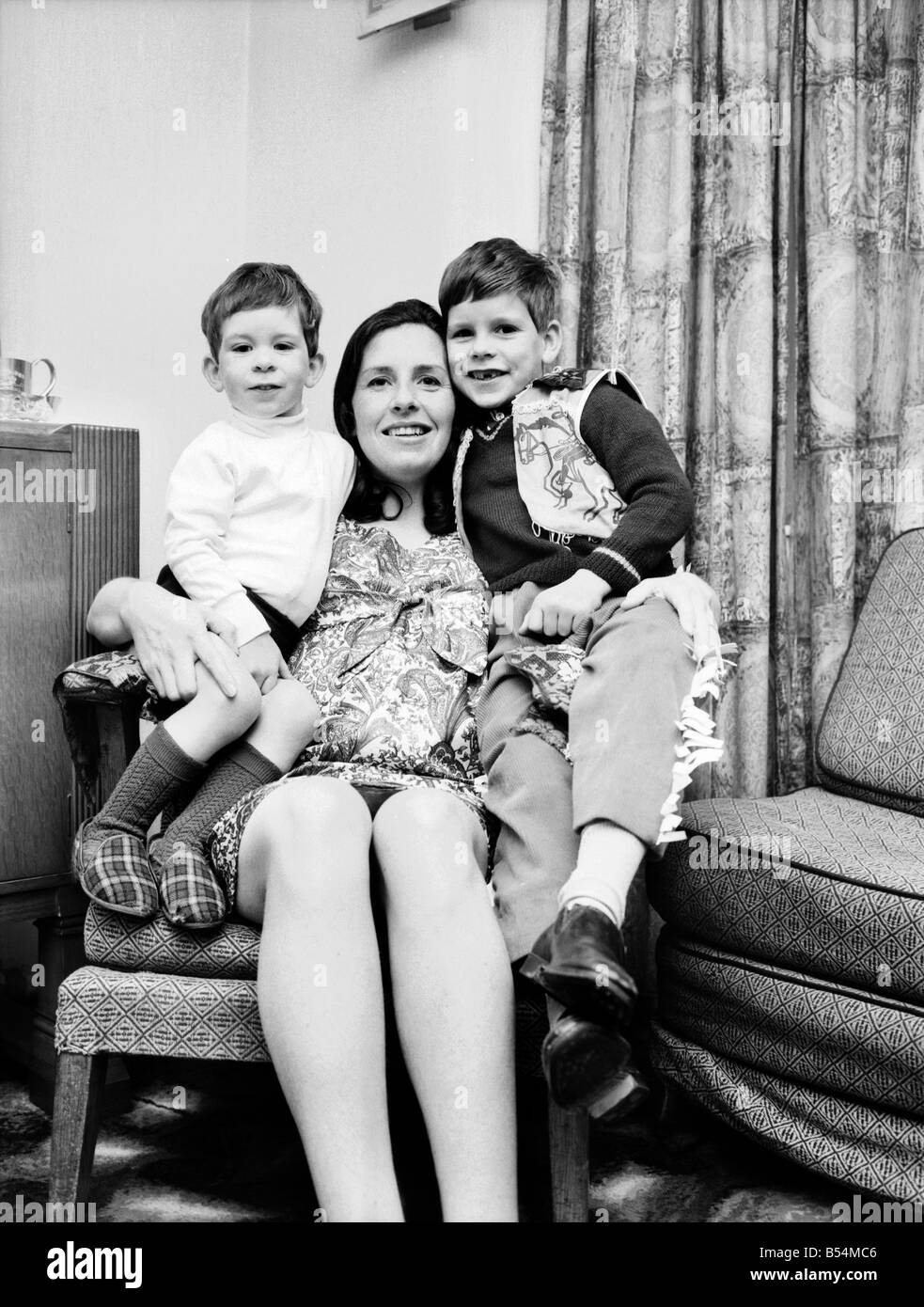 mrs-sandra-charlott-with-her-two-sons-neil-2-on-left-and-colin-6