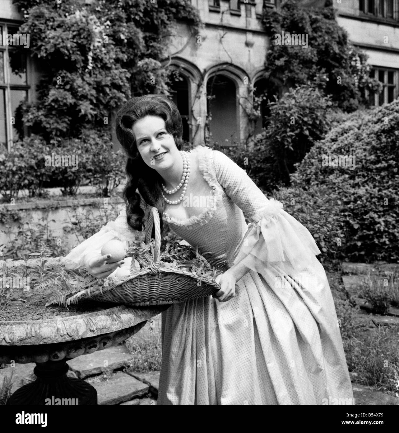 The Hon. Mrs. Lane Stourton of Knaresborough who will be Nell Gwynn at a Charity Ball. &#13;&#10;June 1960 &#13;&#10;M4434-002 Stock Photo