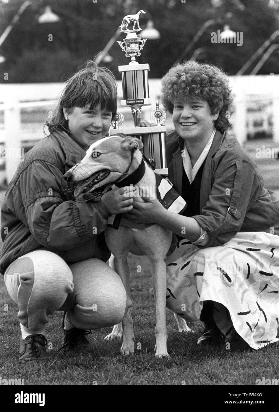 Phil Callaghan People. Greyhound Owner Debbie. Edwards (left) with her champion dog Irish Eyes and Trainer Mary Pickering. Stock Photo