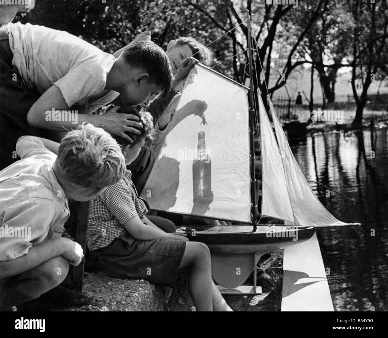 Pond fishing season opens at Hampstead with good catches of tadpoles
