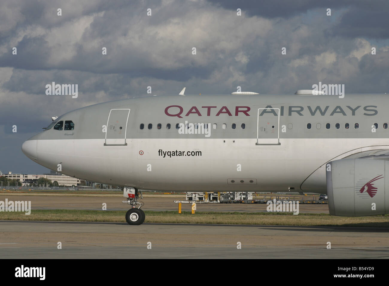 Doha airways hi-res stock photography and images - Alamy