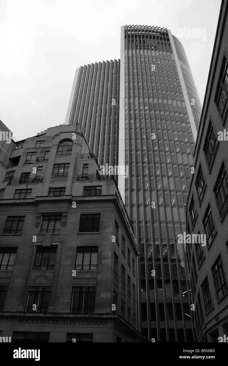 Office tower skyscraper Black and White Stock Photos & Images - Alamy