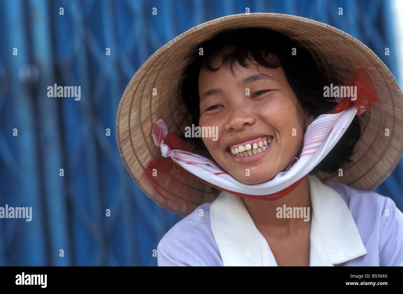 woman hawker in saigon ho chi minh city vietnam Stock Photo - Alamy