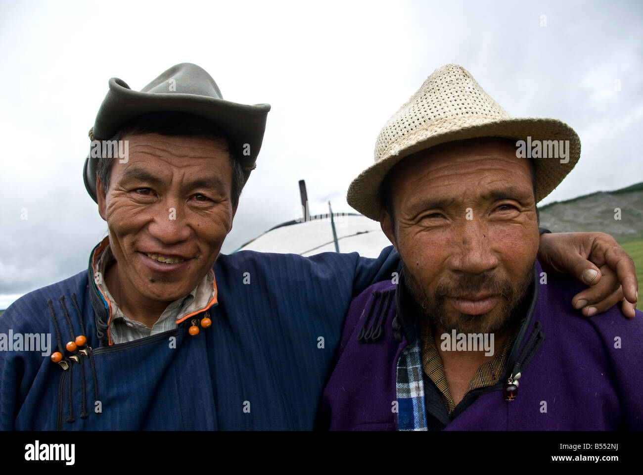 local-nomads-in-northern-mongolia-B552NJ