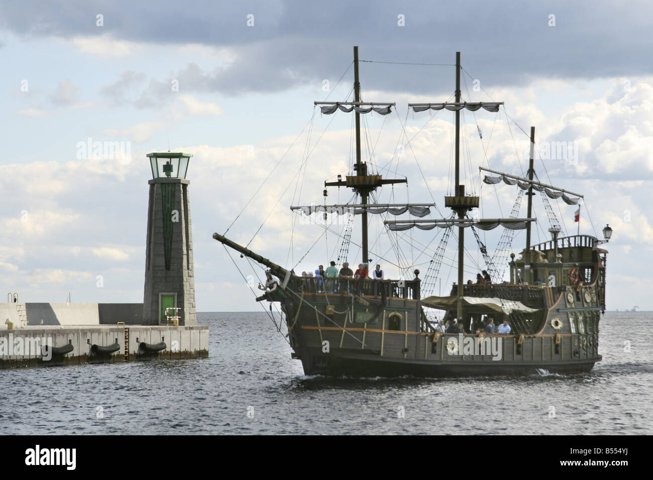 Boat yacht cruise ship tourist hi-res stock photography and images - Alamy