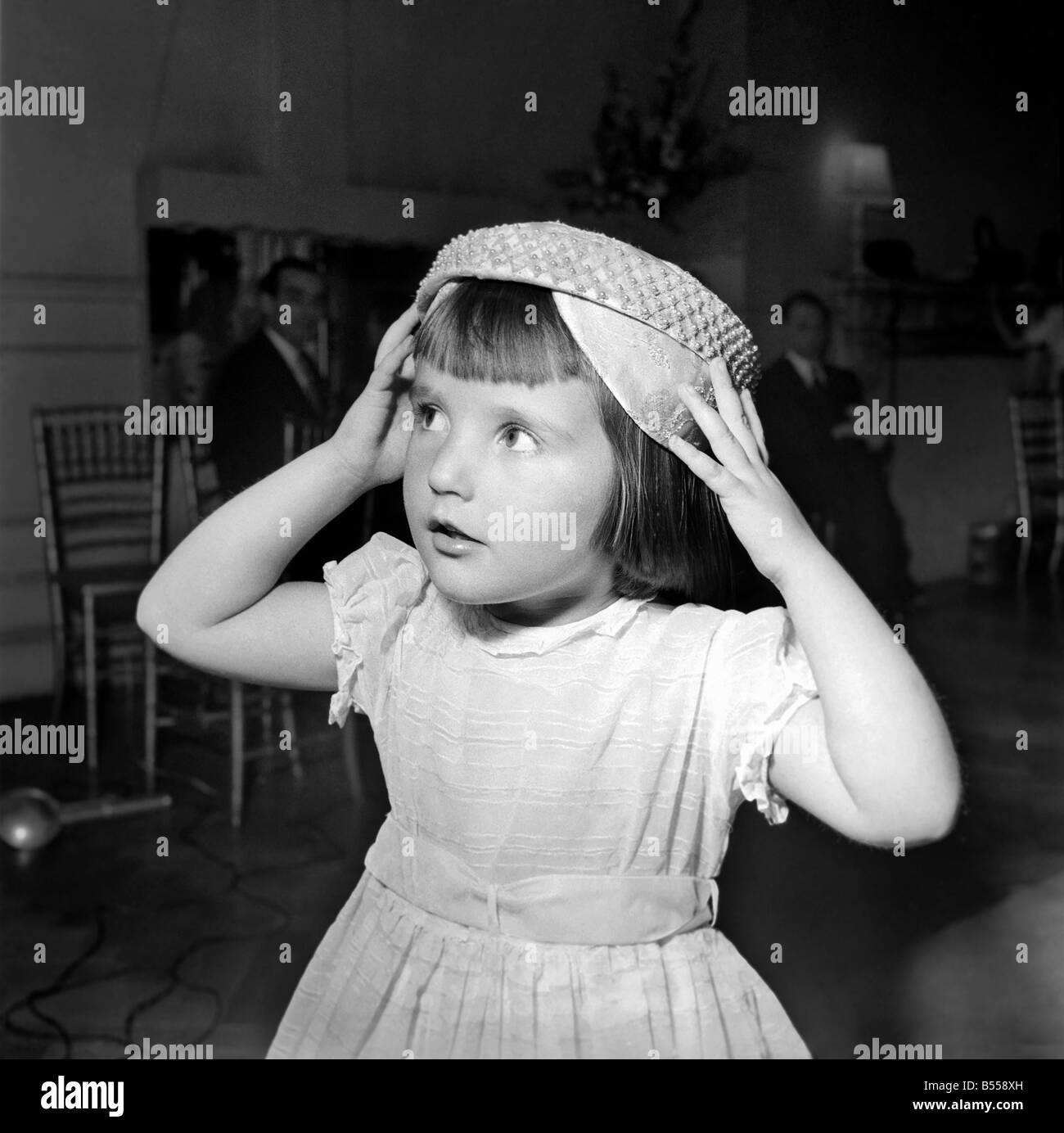 1950s hat fashion Black and White Stock Photos & Images - Alamy
