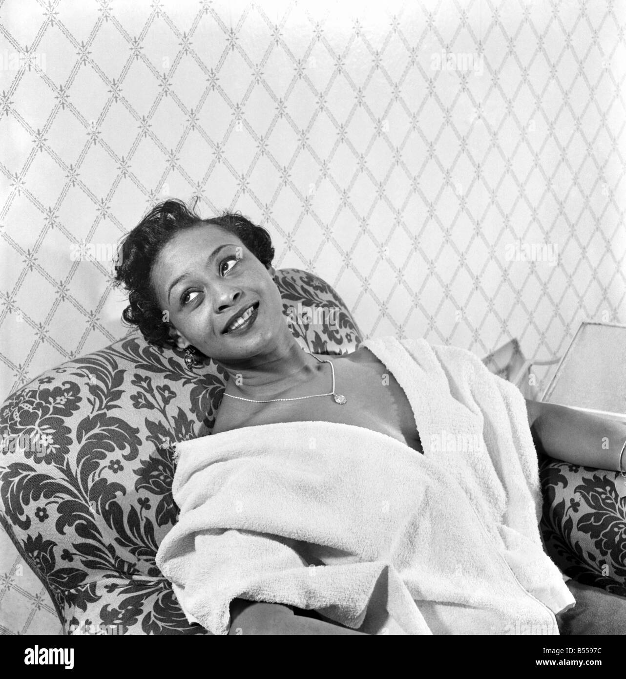 48. Carmen Electra,Jaya Bhaduri Erotic pics & movies Joan Fontaine (1917?013 (naturalized American citizen,Diana Wynyard (1906?964) Eileen Herlie,Jenny Agutter Erotic images Elsa Benham,Devon Scott