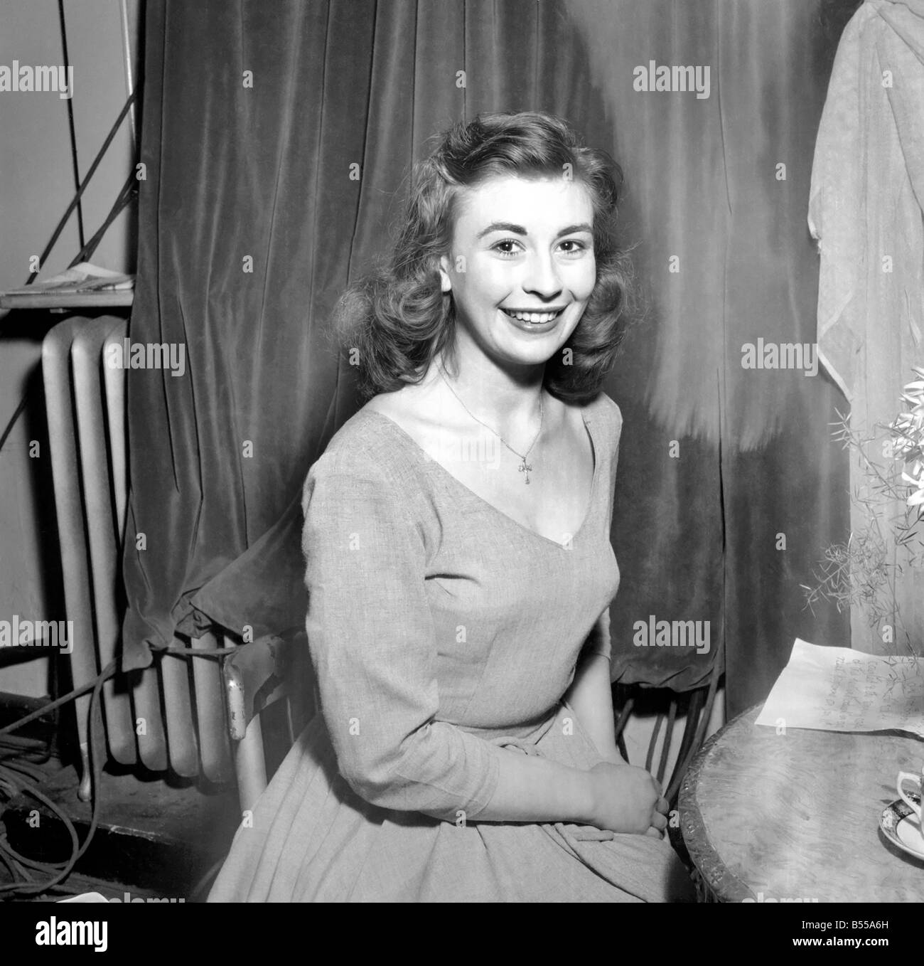 TV Programmes Dancing Club: 19 yr old Nanette Newman who was called in at five minutes notice by the BBC to deputise for Sylvia Stock Photo
