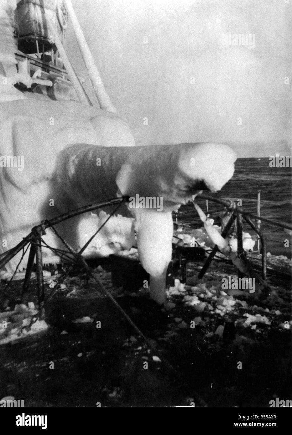 The ice covered deck gun of a Corvette protecting a convoy bound for Russia.April 1943 P012336 Stock Photo