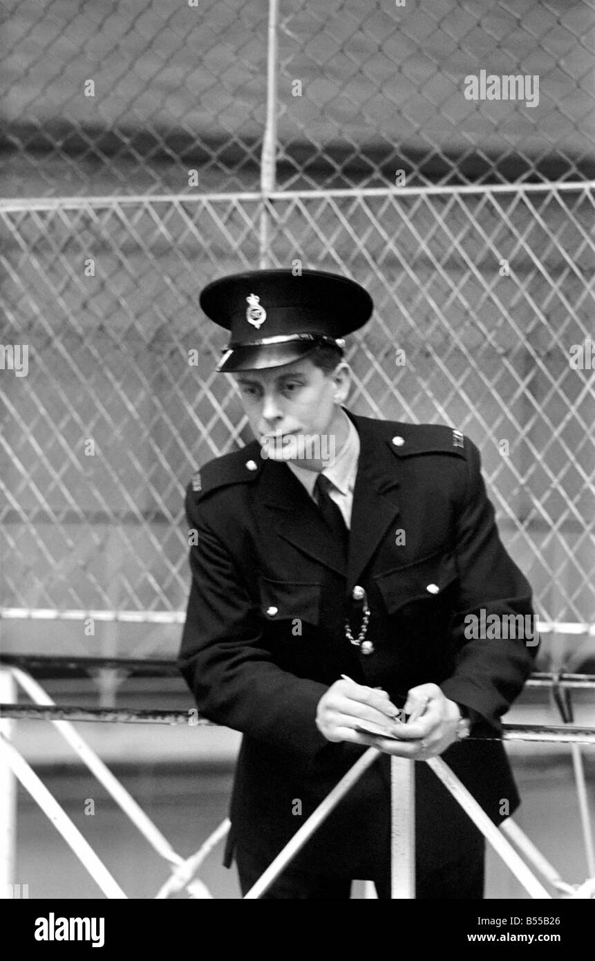 Crime Prisons: Prison Officer John Gaynor at work in Strangeways Jail, Manchester. November 1969 Z12020-003 Stock Photo