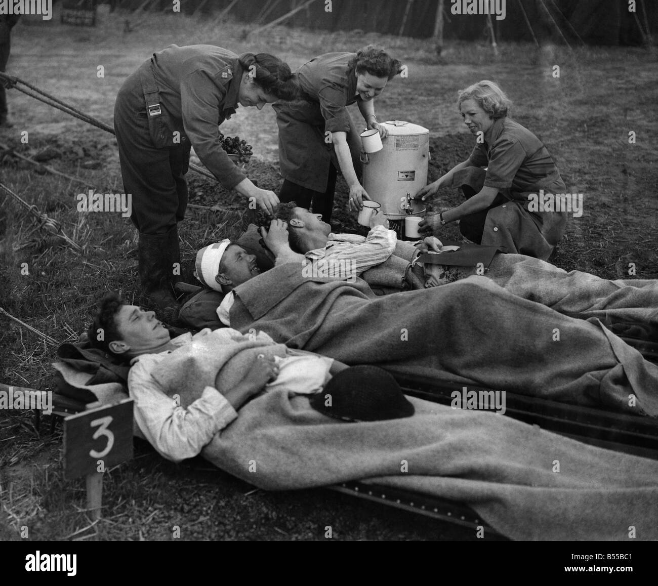 1940s nursing hi-res stock photography and images - Alamy