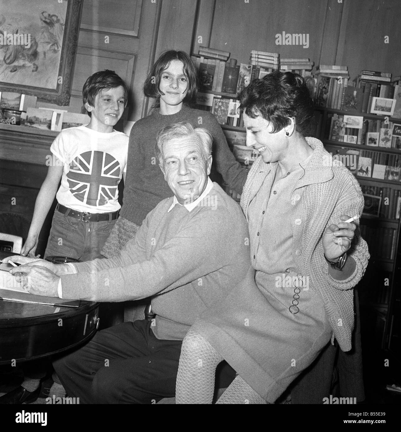 Mr Cecil Day Lewis is named as the Poet Laureate OPS him at his home with his wife actress Jill Balcon and daughter Tamsin 14 and son Daniel 10 Y17 January 1968 Stock Photo