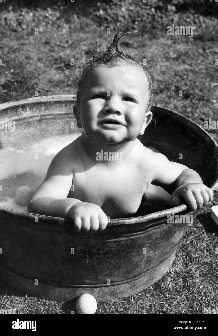 Tin Bath Garden Stock Photos & Tin Bath Garden Stock Images Alamy