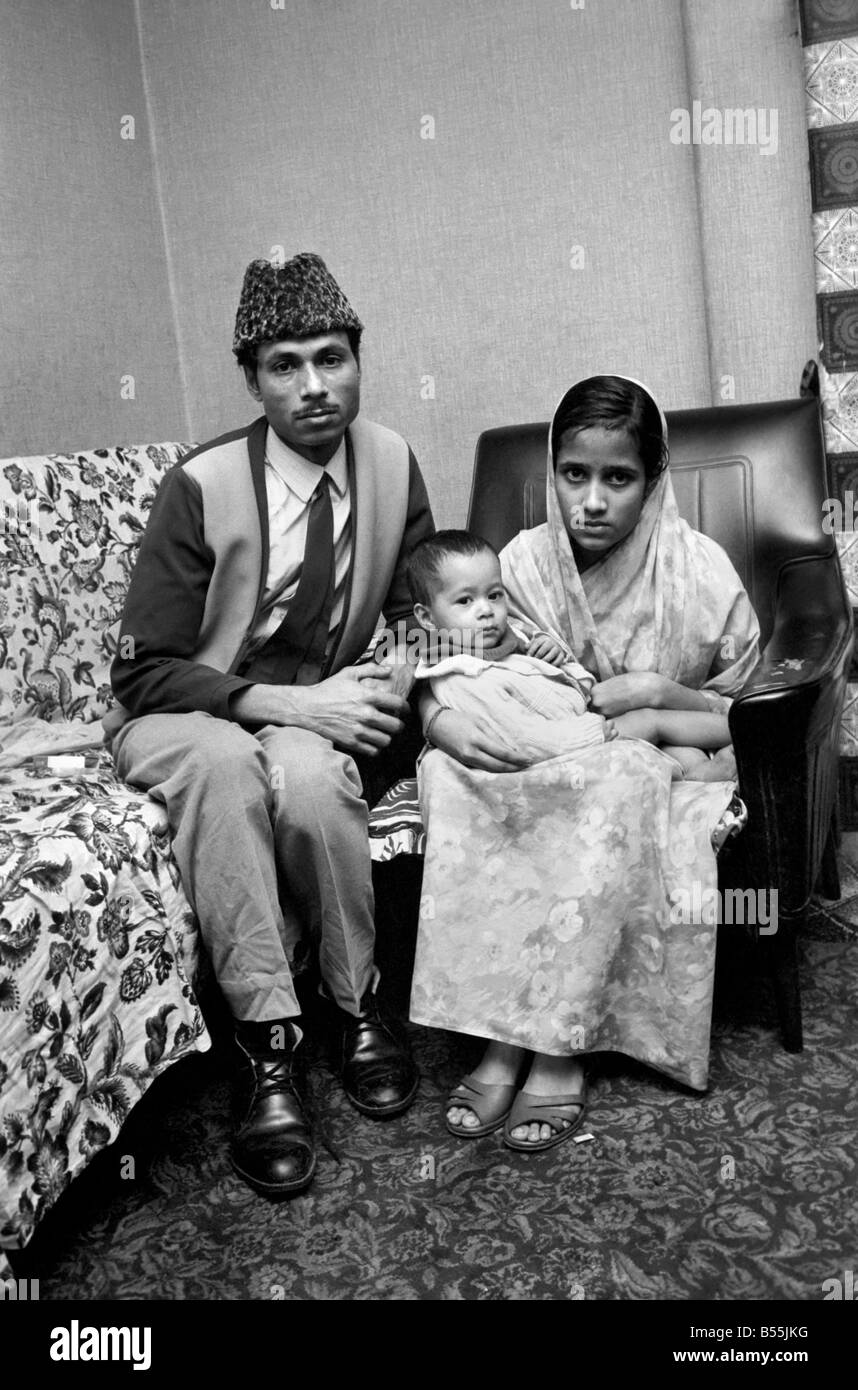 Asian family living Black and White Stock Photos & Images - Alamy