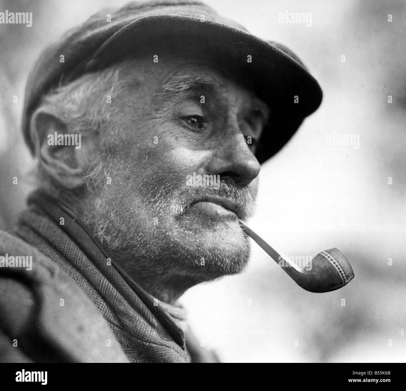 Arab smoking pipe hi-res stock photography and images - Alamy