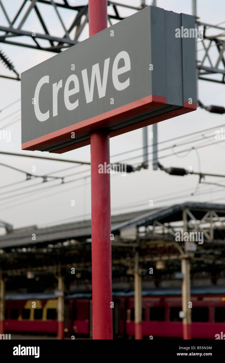 Crewe railway station Stock Photo Alamy