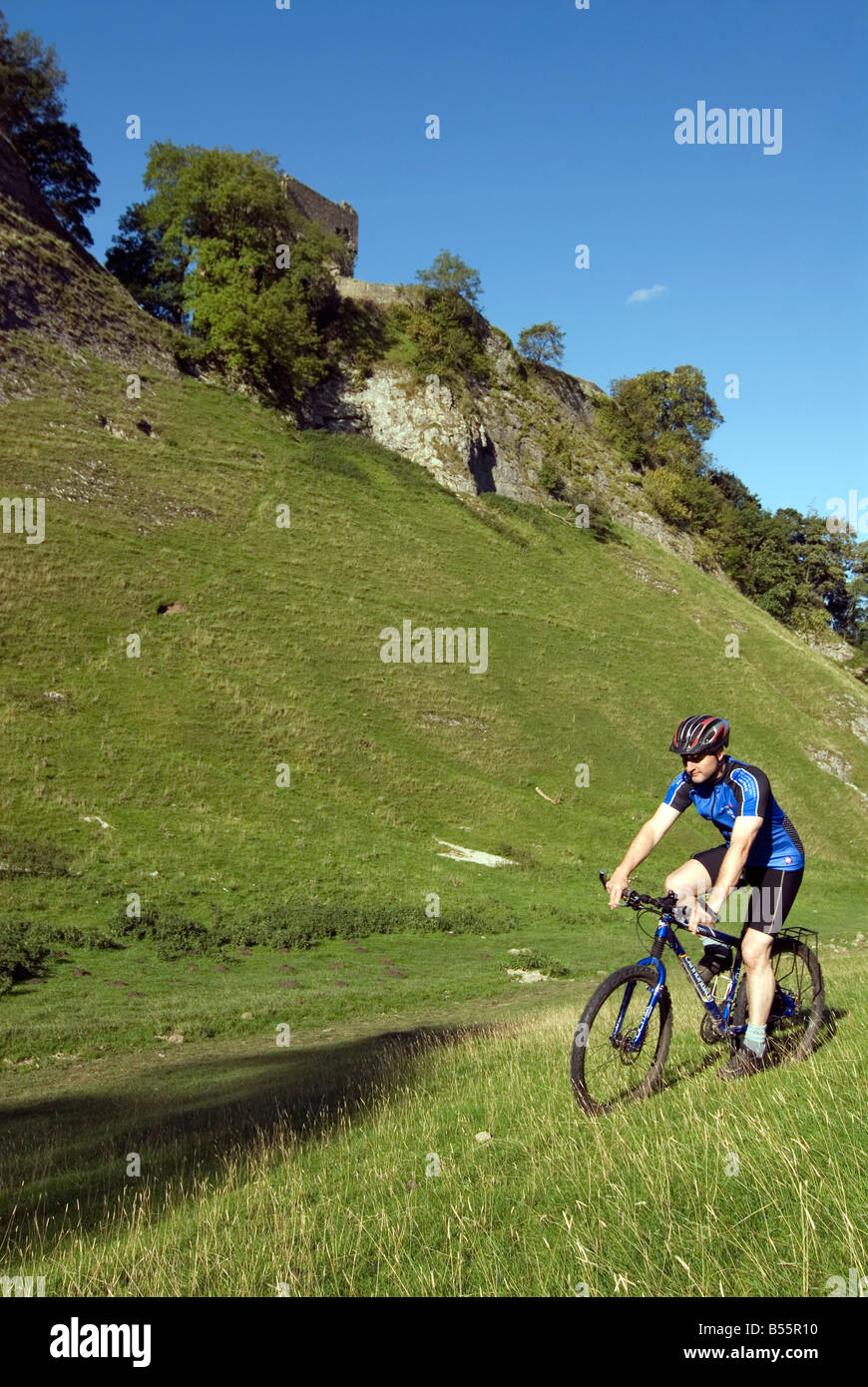 Doug Blane mountain biking Cavedale Castleton in the Peak District National Park Derbyshire UK England GB Great Britain Stock Photo