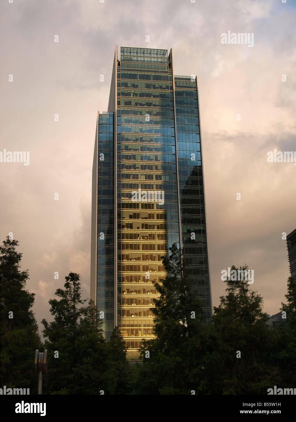 Canary Wharf Docklands office tower London UK Stock Photo - Alamy