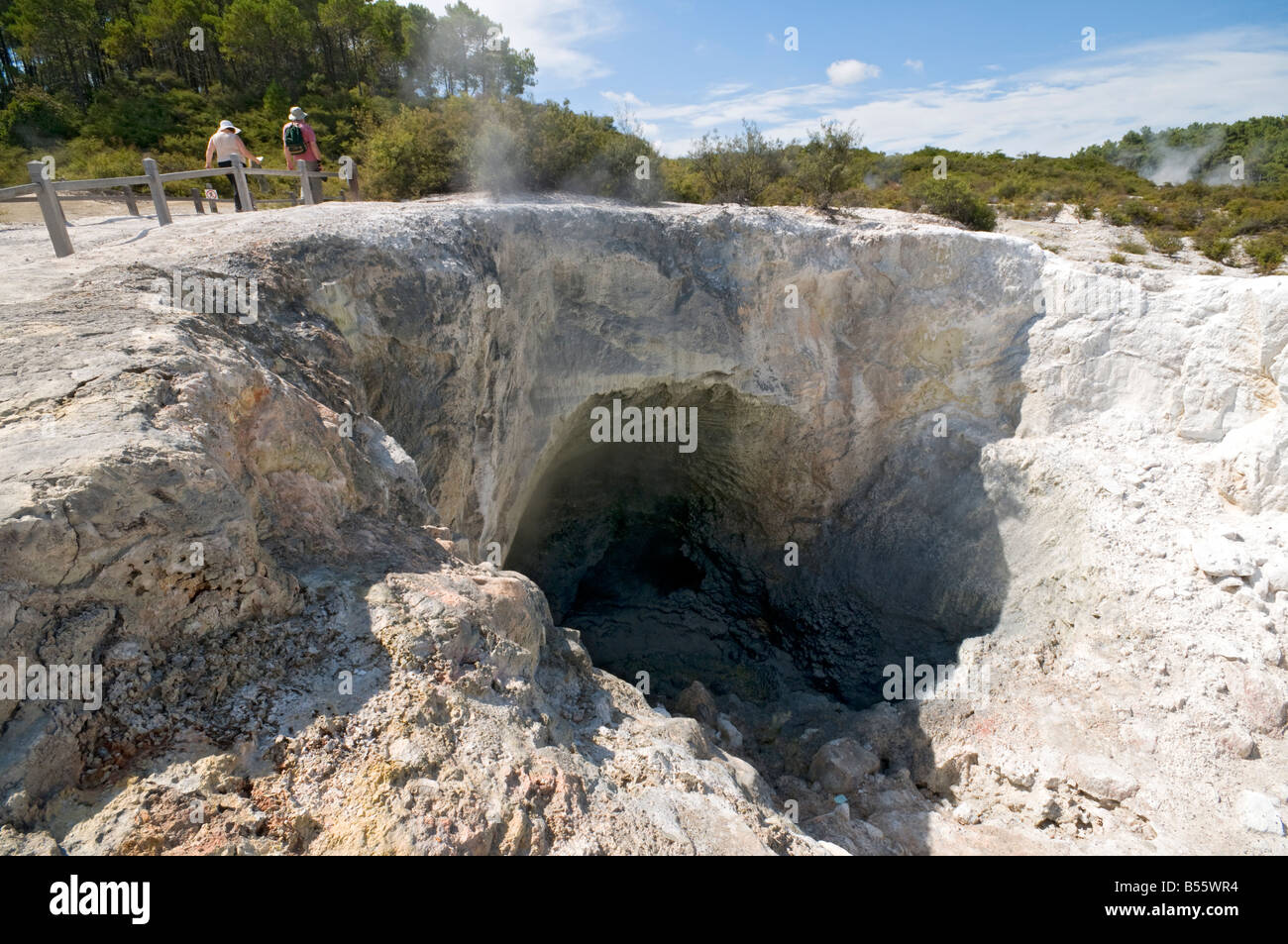 The Rainbow Crater geothermal vent at the Wai-O-Tapu thermal area, near Rotorua, North Island, New Zealand Stock Photo