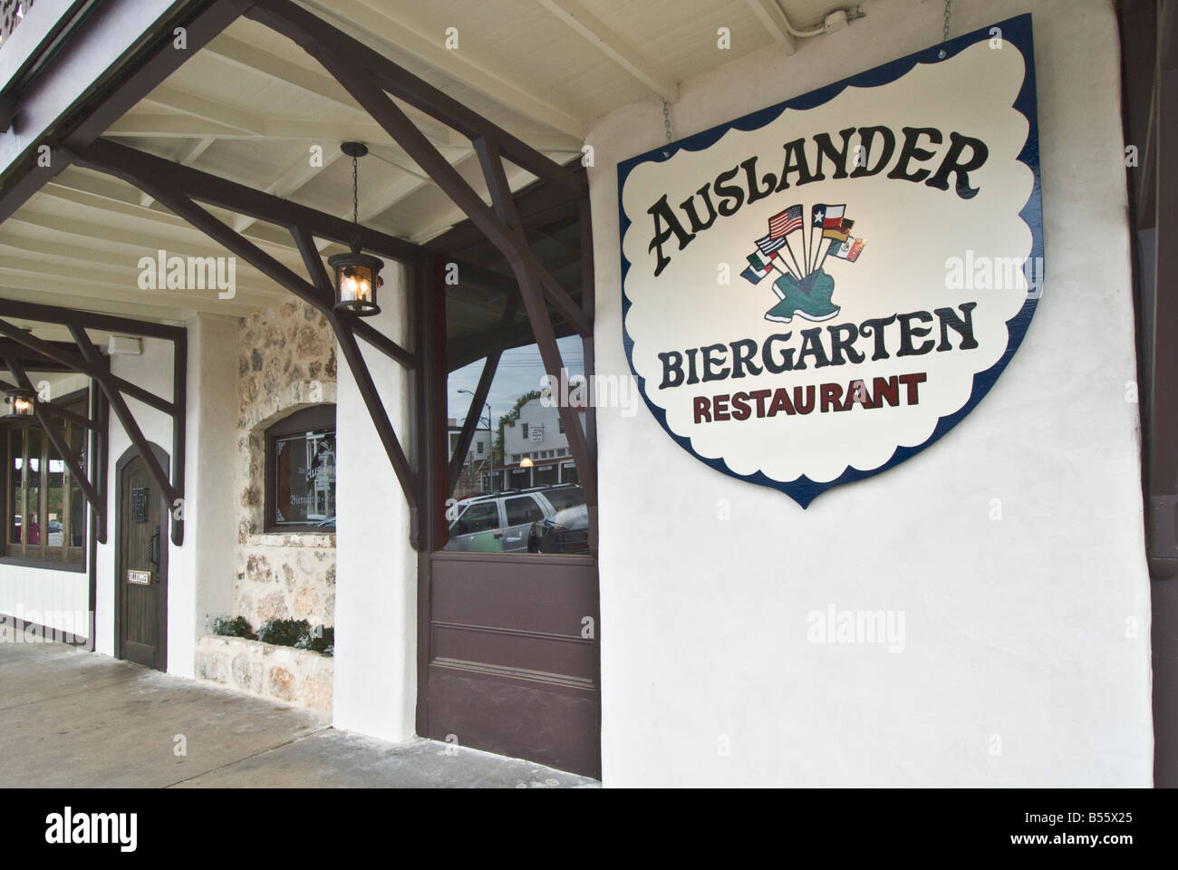Texas Hill Country Fredericksburg The Auslander Restaurant Biergarten german cafe beer garden Stock Photo
