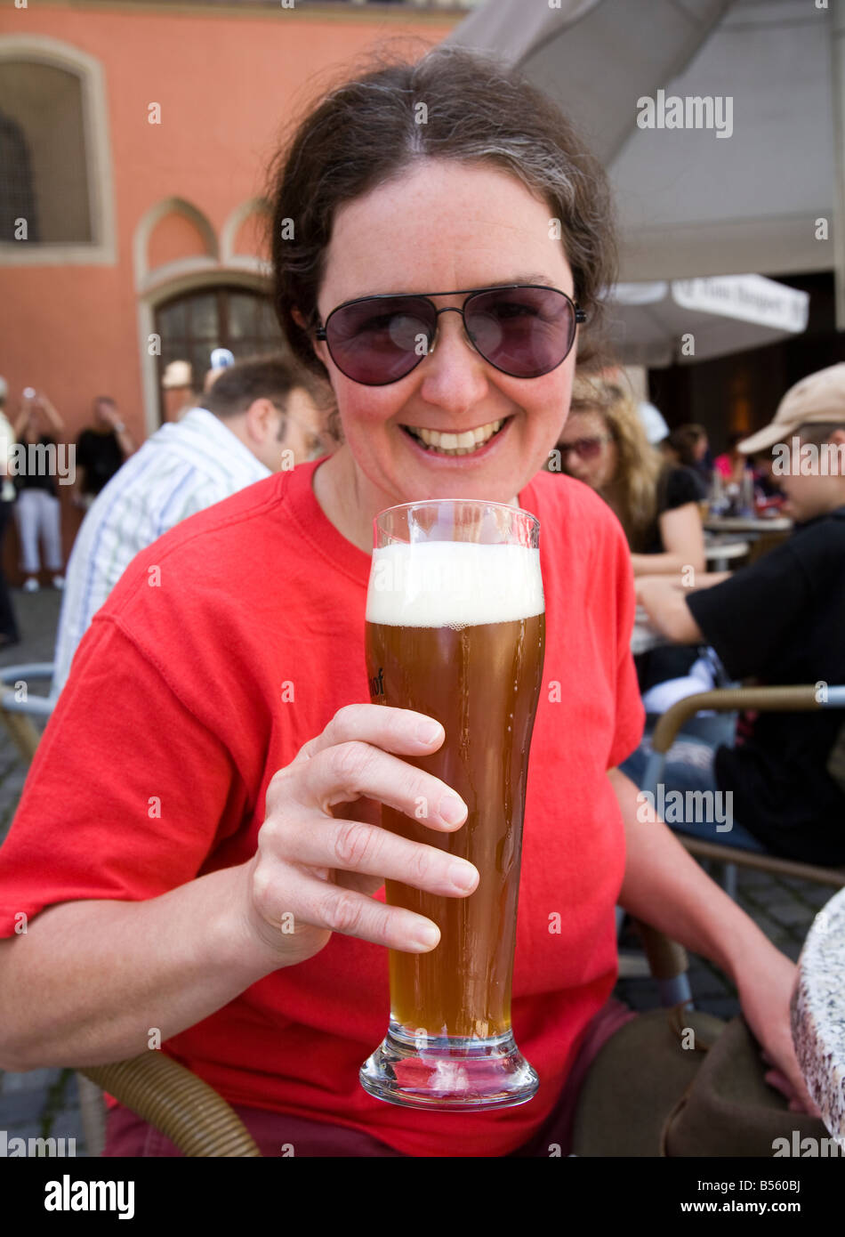 St. Pauli Girl Tall Beer Glass - Ernst Licht