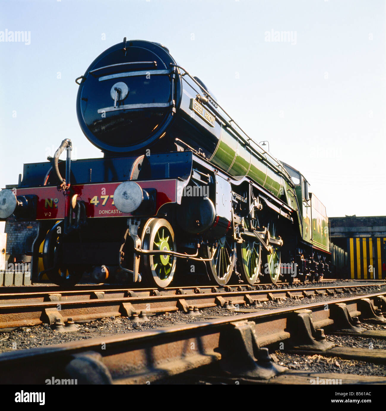 Green arrow steam hi-res stock photography and images - Alamy