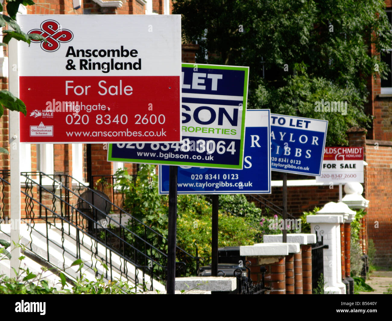 Estate agents signs hires stock photography and images Alamy