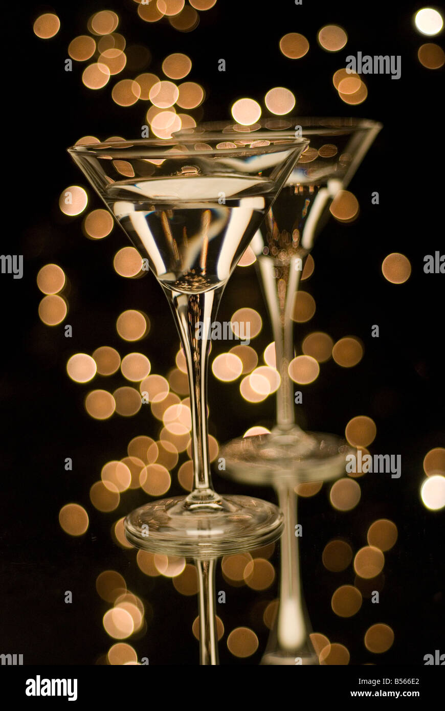 Martini glass bar hi-res stock photography and images - Alamy