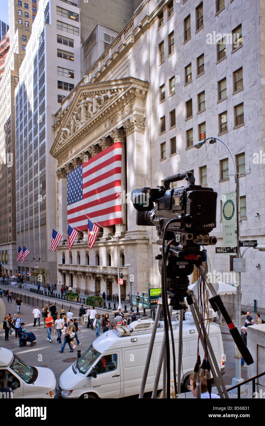 Television camera overlooks Wall Street, New York, during the 2008 credit crunch financial crisis Stock Photo