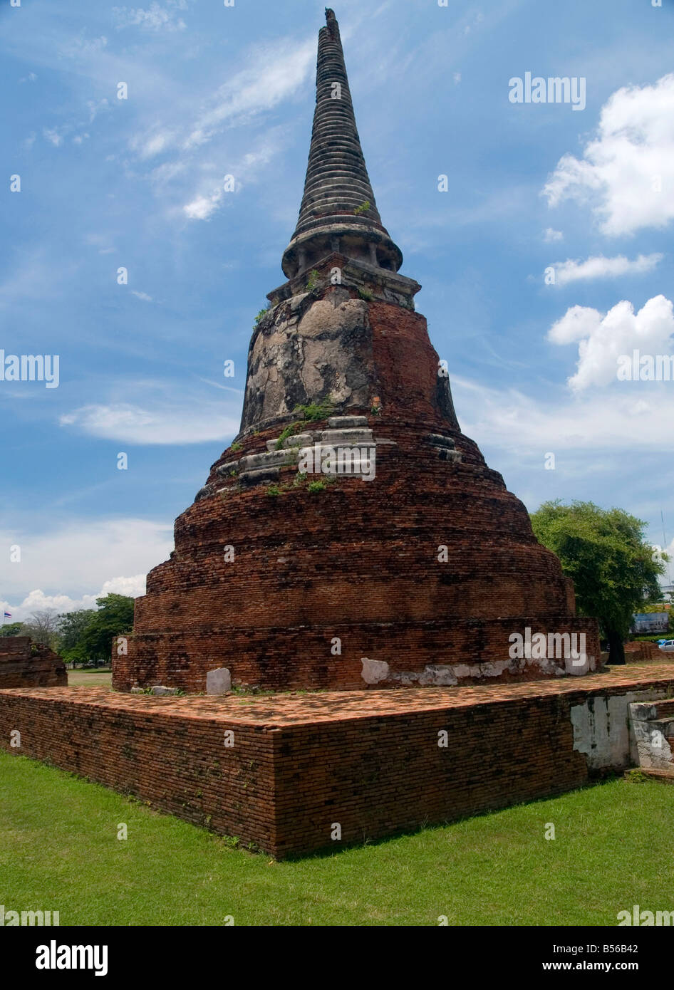temple ruins at Wat Phra Mahathat in the World Heritage site of Ayutthaya Thailand Stock Photo