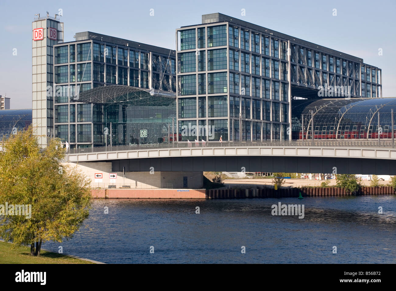River Spree with Hauptbahnhof, Berlin, Germany Stock Photo