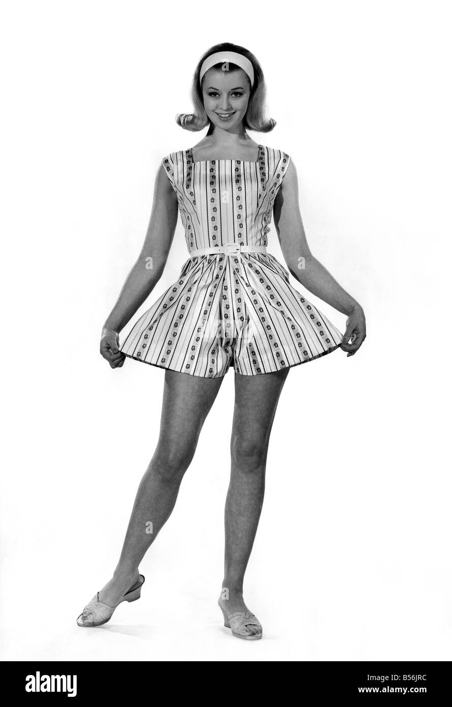 Reveille Fashions. Susie Scott. April 1960 P008974 Stock Photo - Alamy