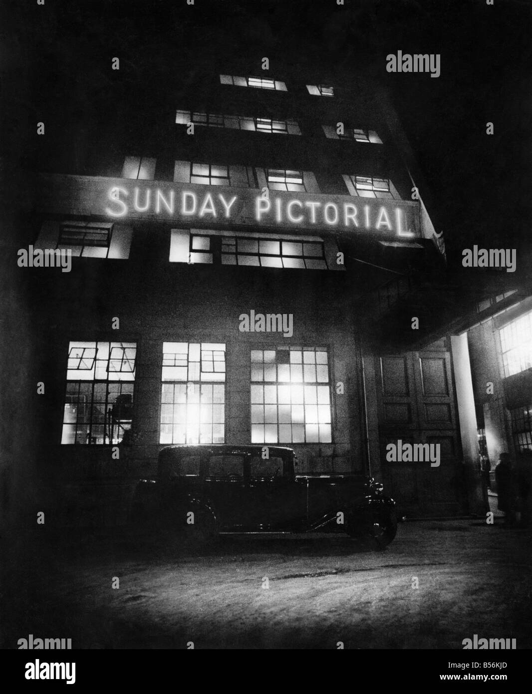 Daily Mirror Offices, Geraldine House. February 1933 P009334 Stock