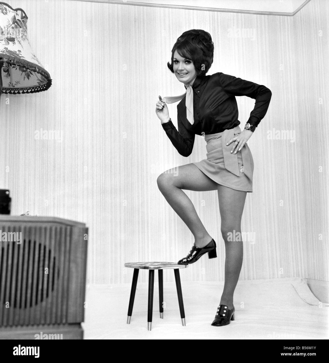 1960s sexy short skirt milf