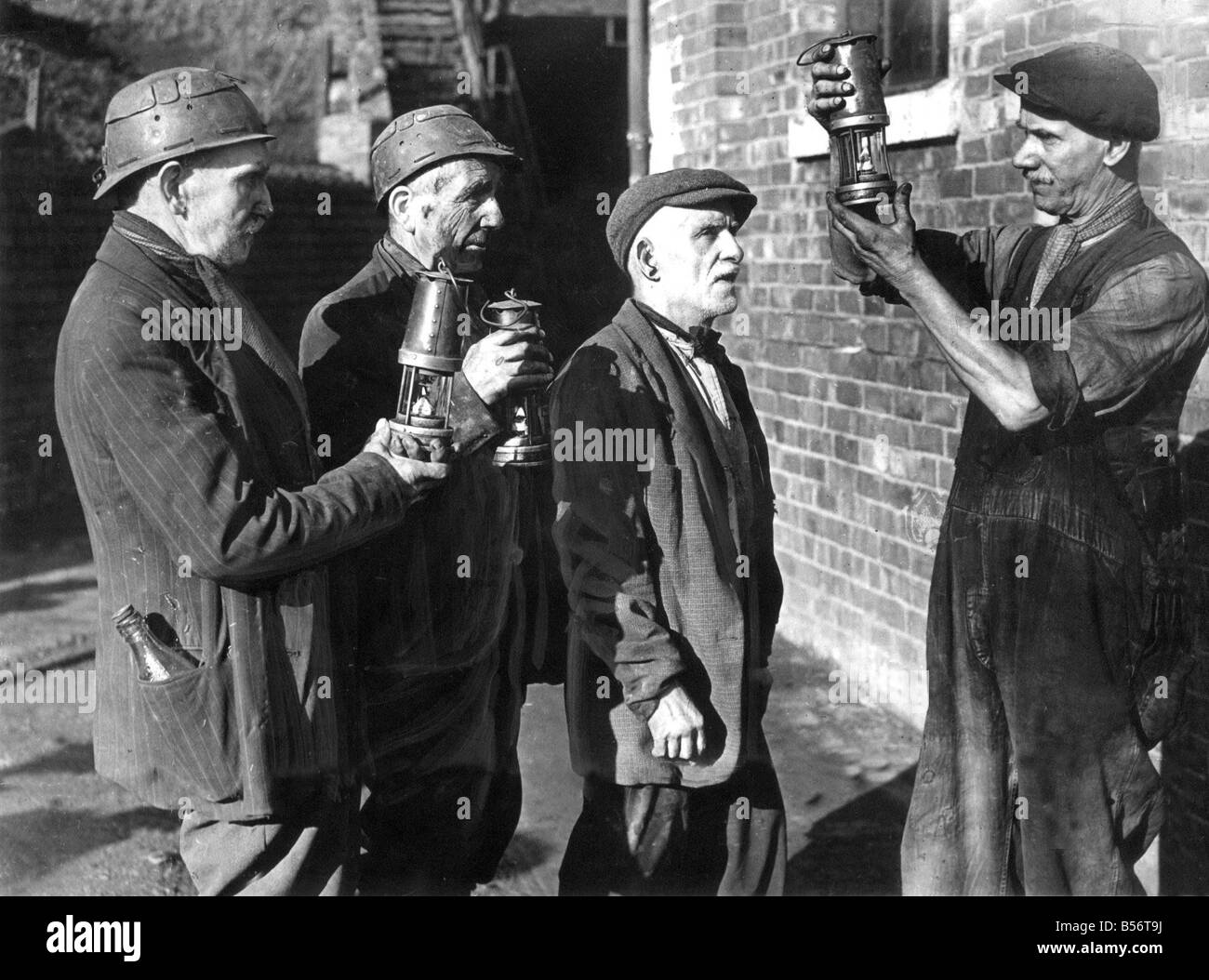 Coal mining 1940s hi-res stock photography and images - Alamy