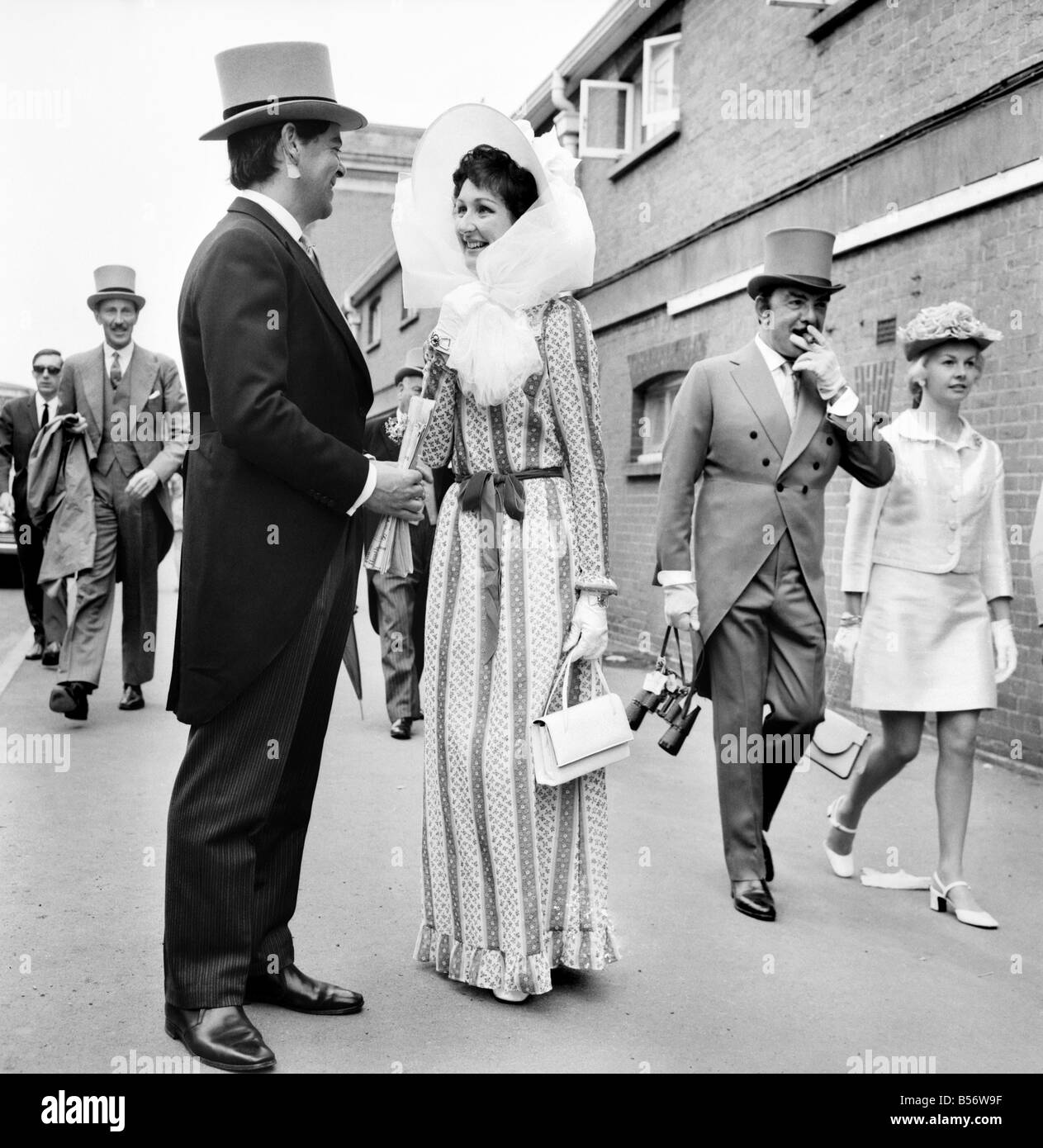 Royal ascot fashion 1970s hi-res stock photography and images - Alamy