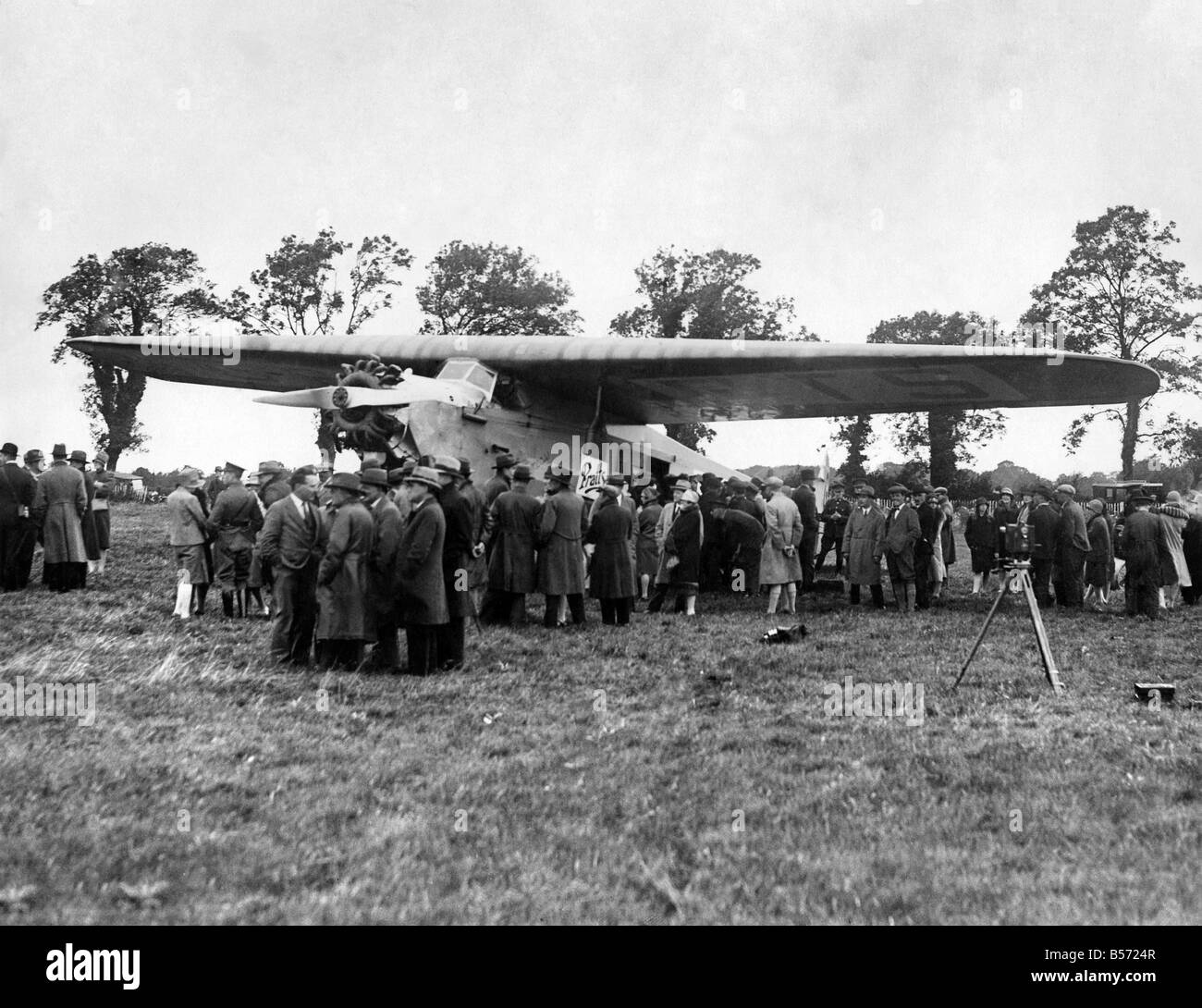 This Fokker F.VIIA named Princess Xenia surrounded by crowds before leaving Baldonnel Aerodrome, Dublin on 16th September 1927 before an attempt to cross the North Atlantic from East to West.  Flown by Imperial Airways Captain Robert H M MacIntosh and Commander James Fitzmaurice of the Irish Air Corps; it failed after being forced back by a gale over the Irish coast. A year later Fitzmaurice made a successful attempt in a Junkers F.13 with a German crew. Robert MacIntosh Irish Free State Air Force commander James Fitzmaurice P004289 Stock Photo