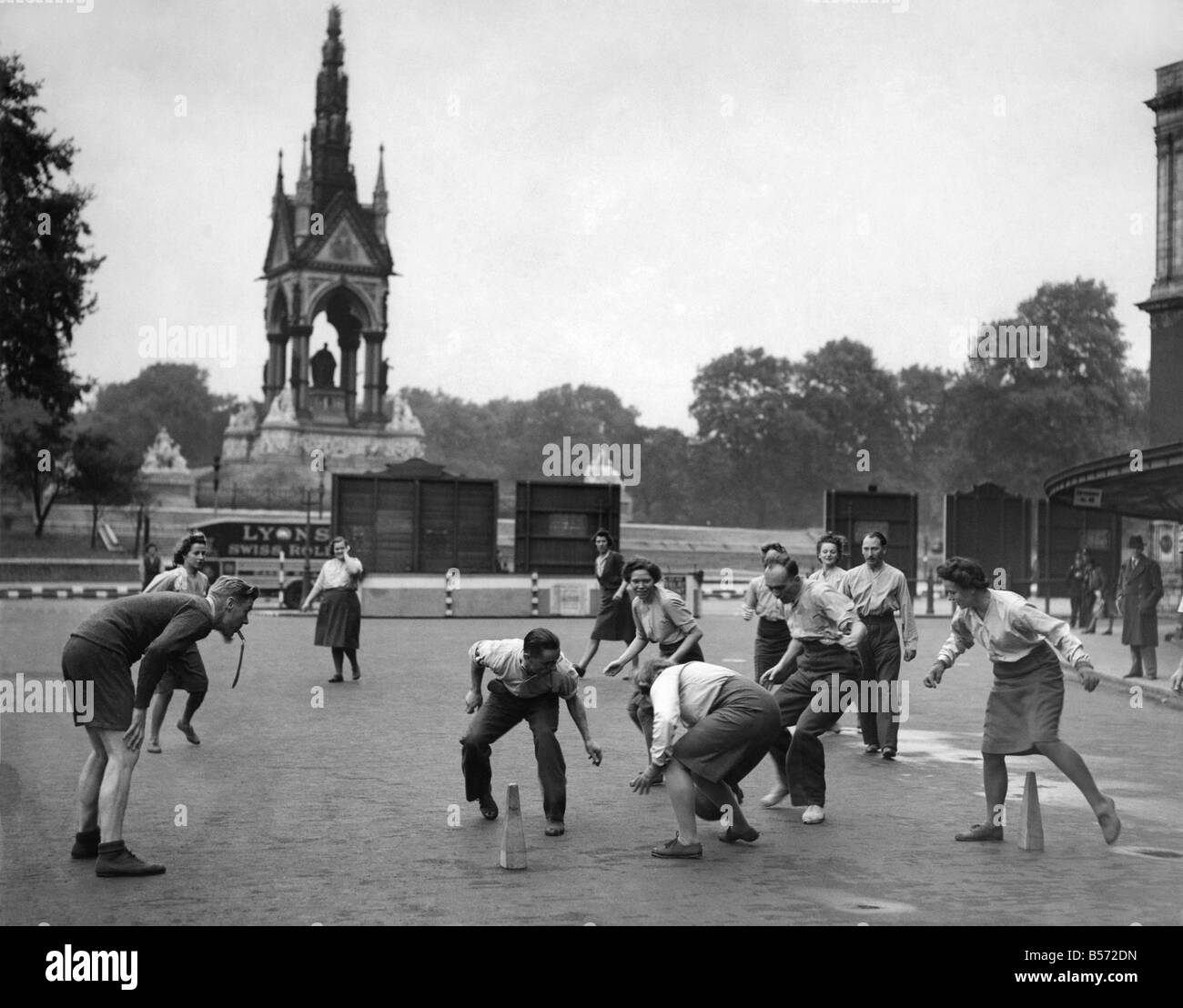 World War Ii Women While Cabinet Ministers Were Addressing 6000
