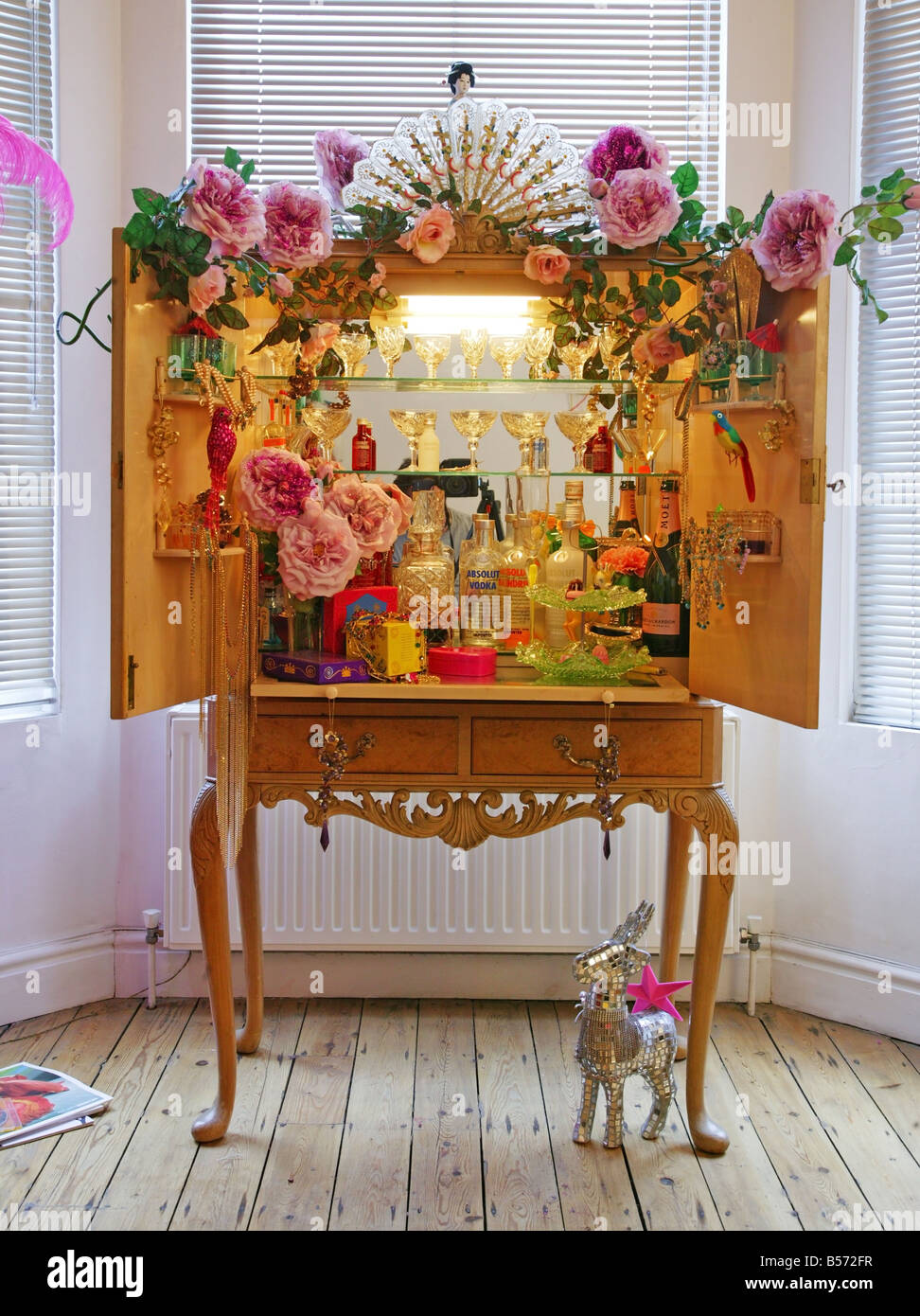 Kitsch Cocktail Bar Stock Photo Alamy