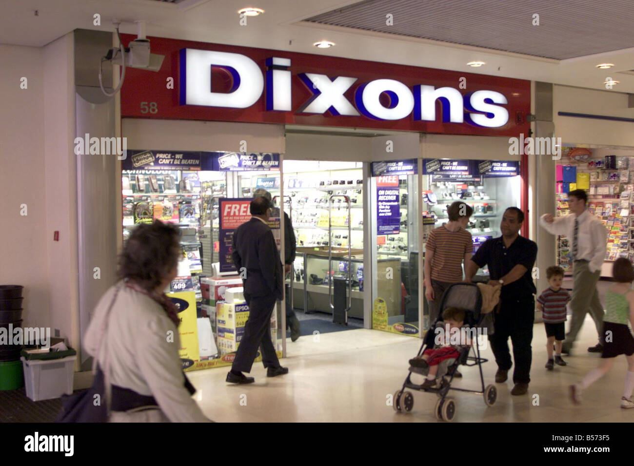 Dixons Shop Hammersmith May 1999 Kings Mall Shopping Centre John