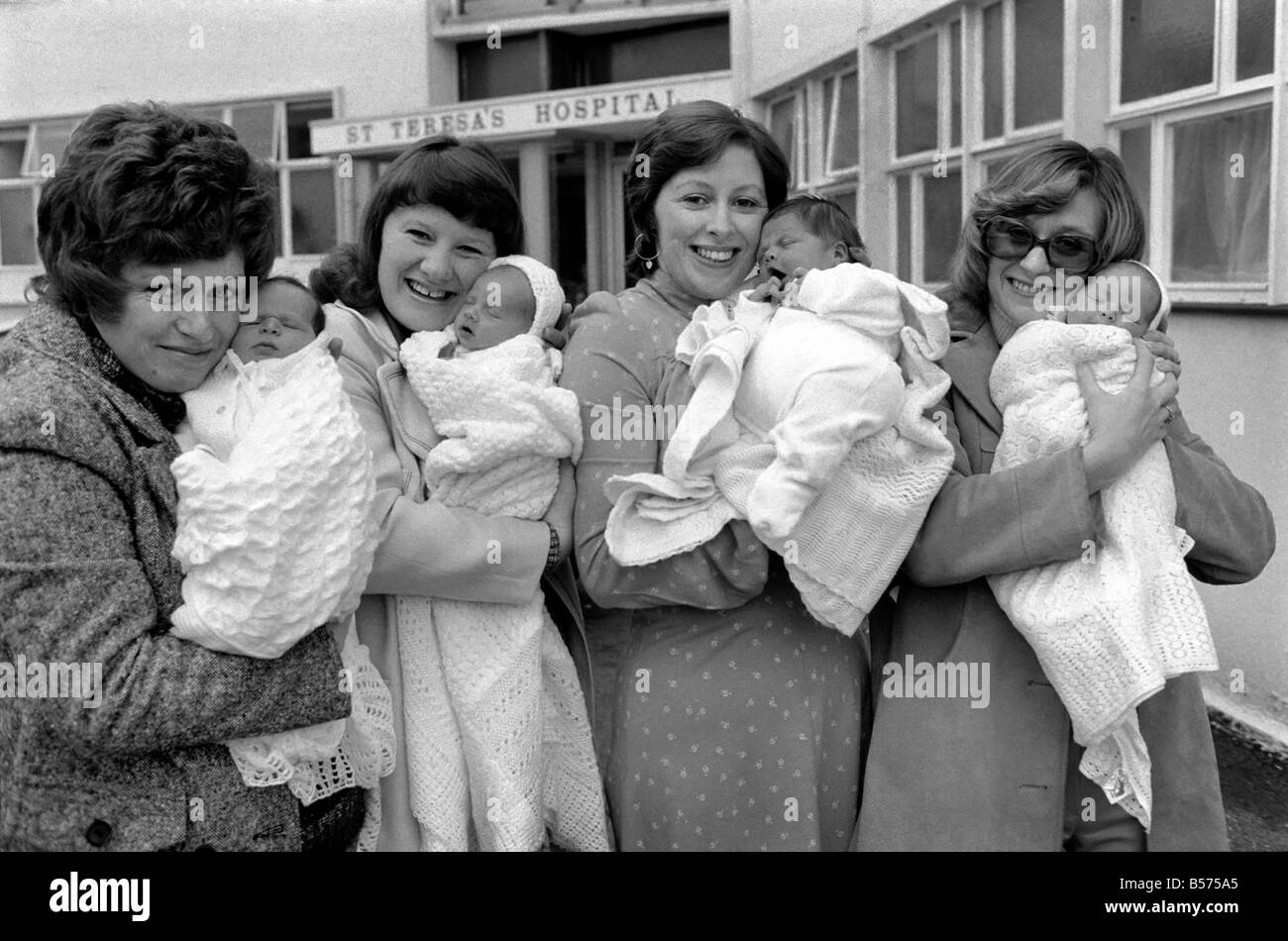 Mothers' and Babies St. Teresa's Hospital, Wimbledon. February 1975 7500632002 Stock Photo